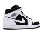 Air Jordan 1 Retro Mid ‘Tuxedo’